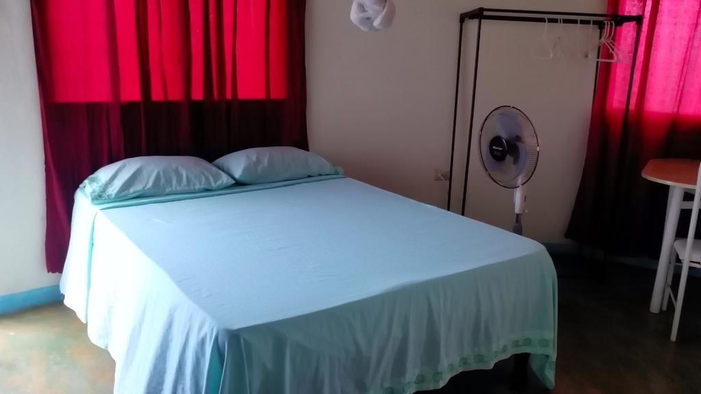 Waikiki Guest House Treasure Beach Pokój zdjęcie
